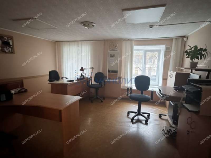помещение под офис, торговую площадь на улице Нестерова
